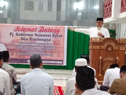 Pj Gubernur Sulbar Launching Penanganan Stunting Berbasis Masjid