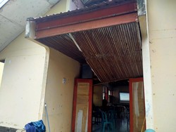 Plafon Aula Kantor Camat di Dompu Rusak Akibat Gempa M 5,8 Bima