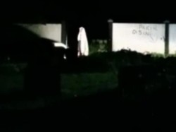 Bocil Bikin Prank Pocong di TPU Malang Bikin Resah Pengendara