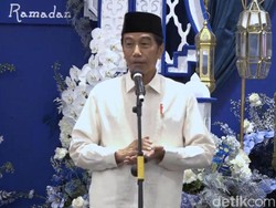 Jokowi Dibikin Pusing Betul gegara Bola