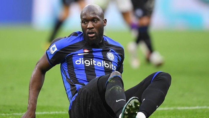 Soccer Football - Serie A - Inter Milan v Fiorentina - San Siro, Milan, Italy - April 1, 2023 Inter Milans Romelu Lukaku reacts REUTERS/Daniele Mascolo