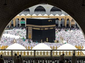 Malang Nasib 93 Jemaah Umrah Lombok yang Telantar di Jakarta Malang Nasib 93 Jemaah Umrah Lombok yang Telantar di Jakarta