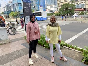 Senangnya Warga Leluasa Jogging di CFD Sudirman-Thamrin Meski Berpuasa Senangnya Warga Leluasa Jogging di CFD Sudirman-Thamrin Meski Berpuasa