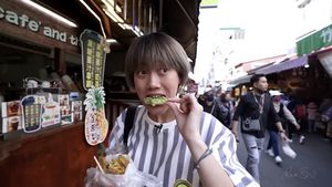 10 Food Vlogger Indonesia dengan Subscribers Terbanyak, Siapa Saja?