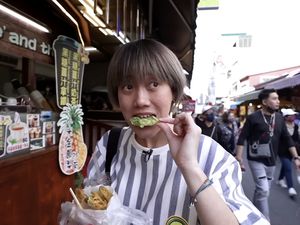 10 Food Vlogger Indonesia dengan Subscribers Terbanyak, Siapa Saja?