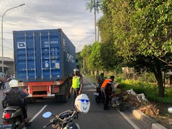 Setop Truk Kontainer untuk Menumpang, ABG di Jakbar Berakhir Tragis