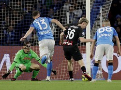 Gol keempat Milan lahir dari Alexis Saelemaekers pada menit ke-67. REUTERS/Ciro De Luca