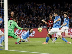 Milan menambah satu gol dari Brahim Diaz pada menit ke-25. Skor 2-0 untuk keunggulan milan bertahan hingga turun minum. REUTERS/Ciro De Luca