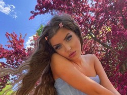 Influencer Transgender Ini Sembunyikan Identitasnya Saat Kencan, Takut Ditolak