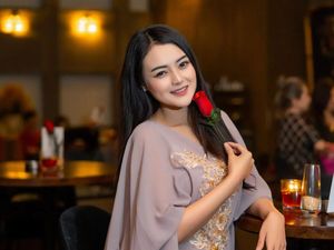 Jalani Puasa Sendiri, Adelia Zizi Kangen Rebutan Gorengan Bareng Keluarga Jalani Puasa Sendiri, Adelia Zizi Kangen Rebutan Gorengan Bareng Keluarga