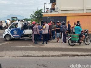 Hindari Pemotor Kena Lubang, Pria Tewas Terlindas Truk di Jambu Kulon Klaten