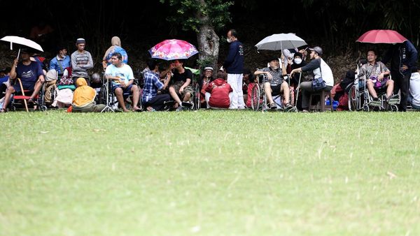 Viral Pengobatan Tradisional Ida Dayak, Begini Potret Antreannya di Depok