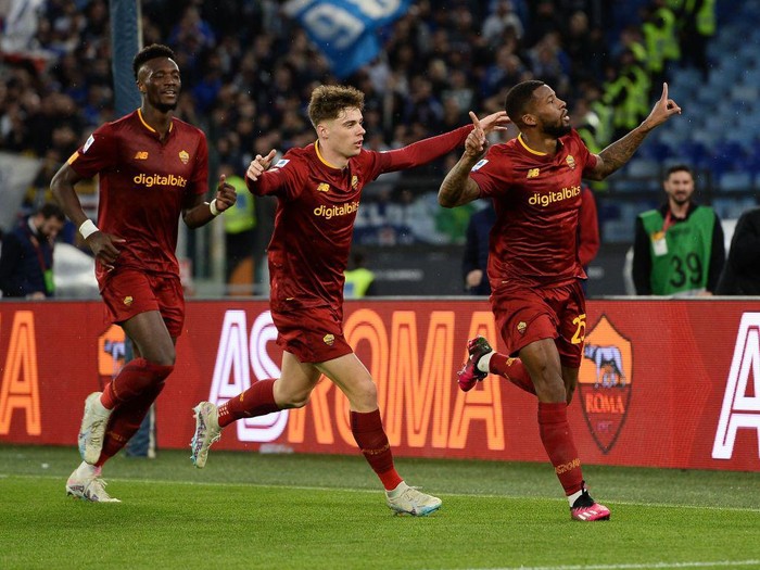 ROME, ITALY - APRIL 02: Georginio Wijnaldum celebrates after scoring goal 1-0 during the Serie A match between AS Roma and UC Sampdoria at Stadio Olimpico on April 02, 2023 in Rome, Italy. (Photo by Silvia Lore/Getty Images)