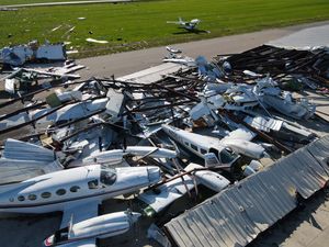 Bandara Diterjang Tornado, Pesawat-pesawat Ini Hancur