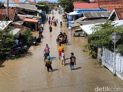 Sungai Cisanggarung Brebes Meluap, 3 Desa Terendam Banjir