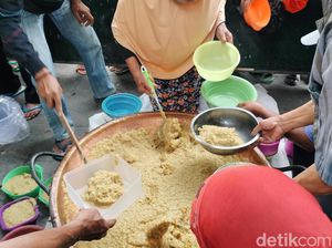 Keistimewaan Bubur Suro, Menu Takjil Khas Masjid Makam Sunan Bonang Keistimewaan Bubur Suro, Menu Takjil Khas Masjid Makam Sunan Bonang