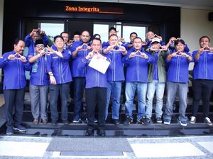 Elite Demokrat Jatim Datangi PTUN Surabaya Desak MA Tolak PK Moeldoko Elite Demokrat Jatim Datangi PTUN Surabaya Desak MA Tolak PK Moeldoko