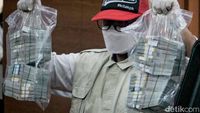 Duit Miliaran-Tas Branded jadi Barbuk Rafael Alun Dijerat KPK
