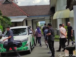 Dipanggil Dadakan, Gibran di Rumdin Ganjar Cuma Setengah Jam