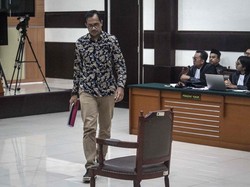 Riuh Saat Haris Azhar Dituntut 4 Tahun Bui di Kasus Lord Luhut