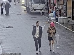 Harry Styles Kepergok Jalan Sama Mantan Beberapa Jam Setelah Cium Emrata