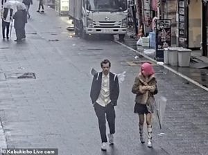 Harry Styles Kepergok Jalan Sama Mantan Beberapa Jam Setelah Cium Emrata Harry Styles Kepergok Jalan Sama Mantan Beberapa Jam Setelah Cium Emrata