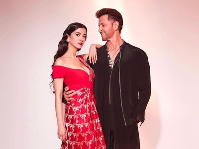 5 Potret Terbaru Hrithik Roshan dan Saba Azad yang Makin Mesra