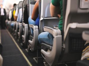 Momen Mencekam saat Mesin Pesawat Air China Terbakar dan Mendarat Darurat Momen Mencekam saat Mesin Pesawat Air China Terbakar dan Mendarat Darurat
