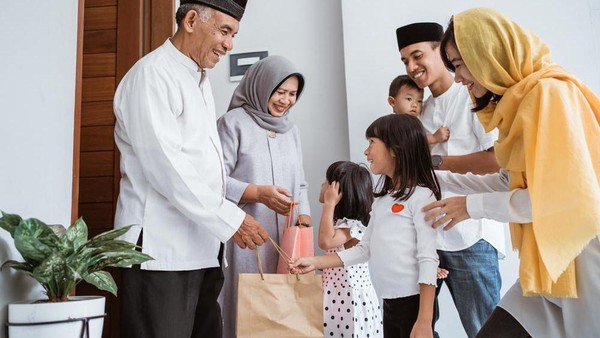 Ilustrasi Silaturahmi Lebaran Ilustrasi Silaturahmi Lebaran