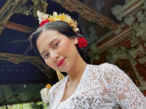 Indah Permatasari Menari Bali Pakai Kebaya, Tubuh Langsingnya Bikin Salfok