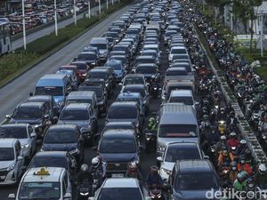 Disiapkan buat KTT ASEAN, Seberapa Ampuh WFH Pangkas Kemacetan?