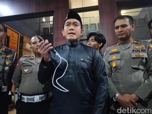 Barang Berharga Pria Tewas di Ahmad Yani Surabaya Disembunyikan Temannya Barang Berharga Pria Tewas di Ahmad Yani Surabaya Disembunyikan Temannya