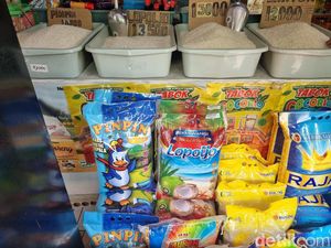 Beras Bulog Sejak Awal Ramadhan Kosong di Pasar Surabaya Beras Bulog Sejak Awal Ramadhan Kosong di Pasar Surabaya