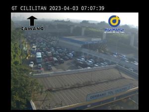 Senin Pagi, Tol Jagorawi Arah Jakarta Macet di Sejumlah Titik
