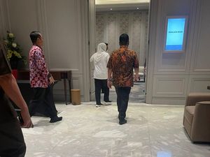 Khofifah dan Sekjen Gerindra Gelar Pertemuan Tertutup, Ada Apa? Khofifah dan Sekjen Gerindra Gelar Pertemuan Tertutup, Ada Apa?