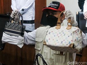 Foto Deretan Tas Mewah Istri Rafael Alun yang Disita KPK, Hermes Hingga Dior Foto Deretan Tas Mewah Istri Rafael Alun yang Disita KPK, Hermes Hingga Dior