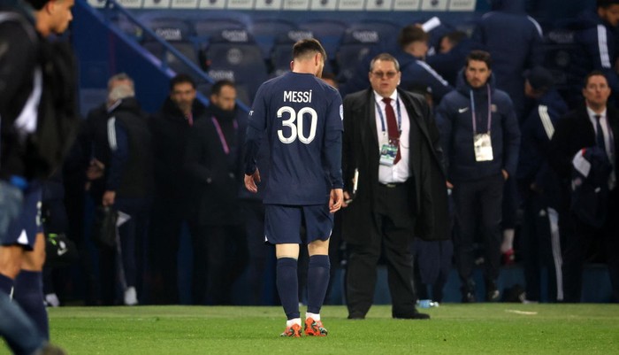 PARIS, FRANCE - APRIL 02: Lionel Messi #30 of Paris Saint-Germain is dissapointed after the defeat during the Ligue 1 match between Paris Saint-Germain and Olympique Lyon at Parc des Princes on April 02, 2023 in Paris, France. (Photo by Xavier Laine/Getty Images)