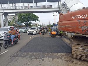 Lubang Besar di Jl Daan Mogot Jakbar Telah Diaspal Lubang Besar di Jl Daan Mogot Jakbar Telah Diaspal