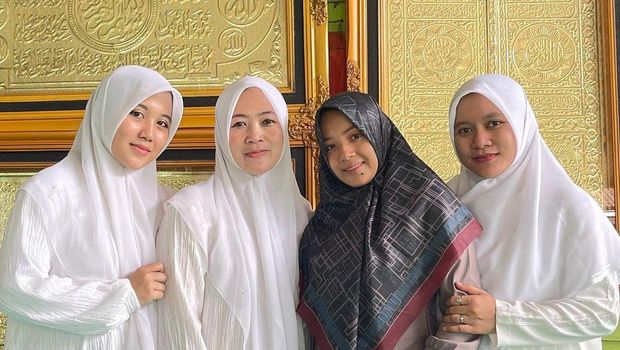 Lutfiana Ulfa & Istri Pertama Syekh Puji