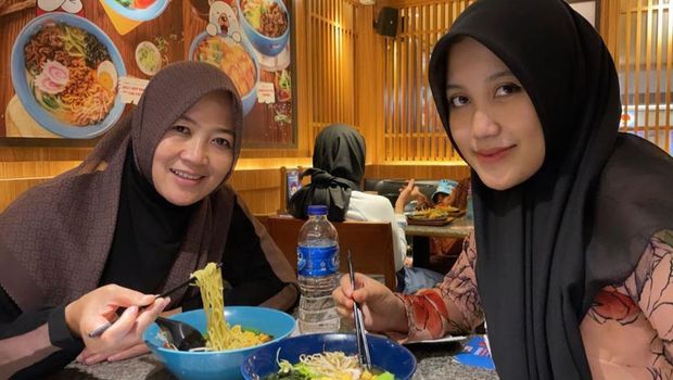 Lutfiana Ulfa & Istri Pertama Syekh Puji