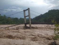 Banjir Bandang Terjang 3 Kecamatan di Luwu, 4 Rumah Hanyut-1 Jembatan Rusak