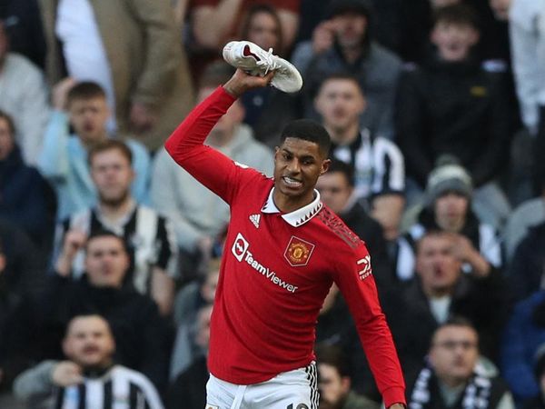 Marcus Rashford Kesal Banget, Sampai Lempar Sepatu!