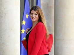 Pembelaan Menteri Prancis yang Dikecam karena Tampil di Playboy