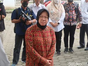 Risma soal Kasus Bansos: Akan Berulang Kalau Kemensos Nggak Nurut Saya Risma soal Kasus Bansos: Akan Berulang Kalau Kemensos Nggak Nurut Saya