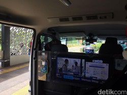 Penumpang Angkot Mewah Mikrotrans JAK48A Happy, Berharap Armada Ditambah