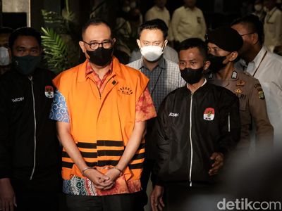 Momen Rafael Alun Resmi Ditahan KPK