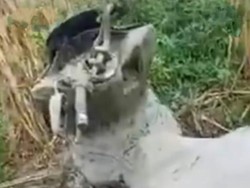 Honda PCX Terjun ke Sawah di Mojokerto gegara Pengendaranya Mabuk!