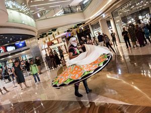 Ngabuburit Sambil Nonton Tari Tanoura di Mal Jakarta