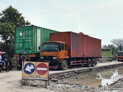 Pantura Pati-Rembang Masih Macet Parah, Panjang Antrean 9 Km!