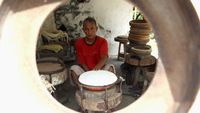 Produksi Rebana Jombang Menurun Selama Ramadan
